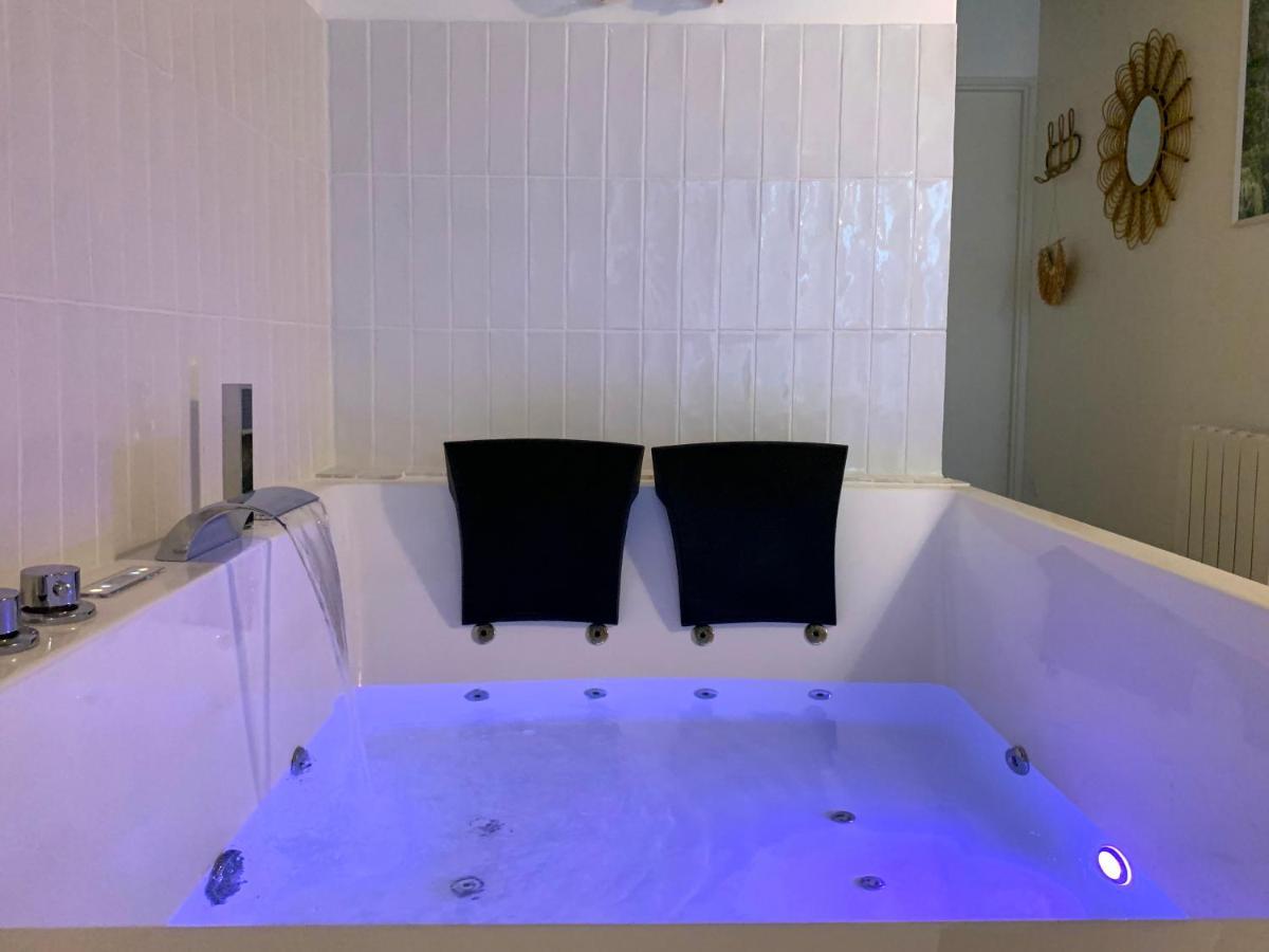Bali Serenity Balneo Et Lit Rond Lagnieu エクステリア 写真