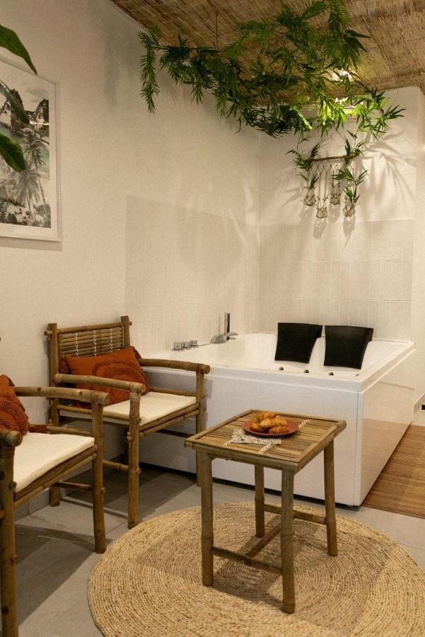 Bali Serenity Balneo Et Lit Rond Lagnieu エクステリア 写真