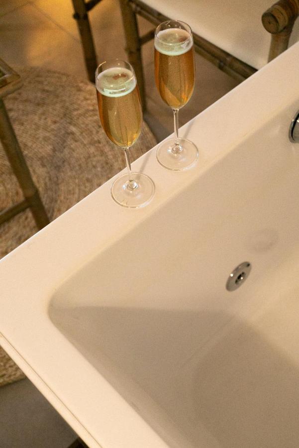 Bali Serenity Balneo Et Lit Rond Lagnieu エクステリア 写真